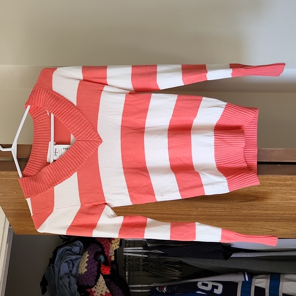 NWT Orange and White Striped V-neck Sweater - Picture 1 of 6